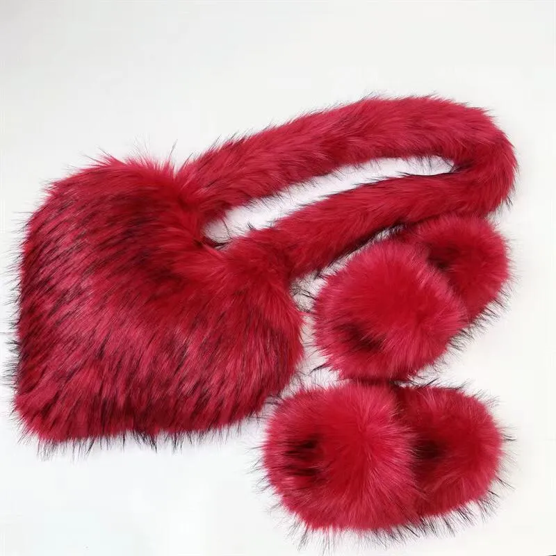 827 - RED FURRY HEART BAG