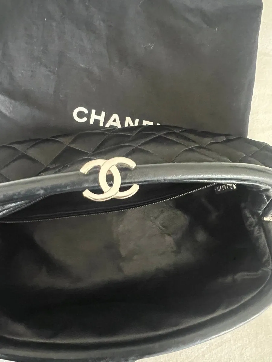 CHANEL timeless quilted Clutch