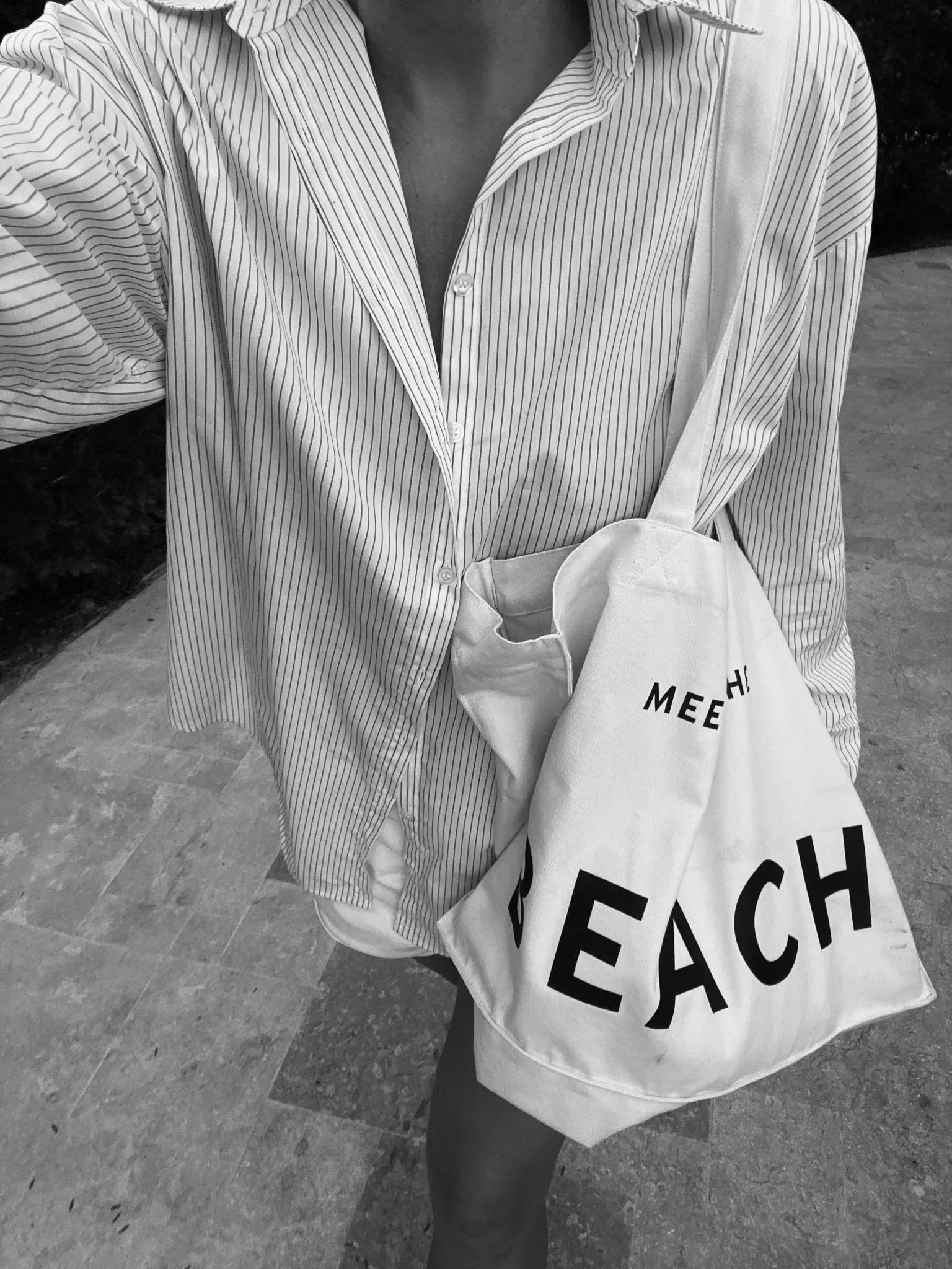 MEET ME AT THE BEACH Shopper