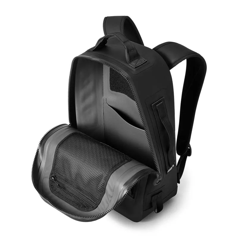 Panga Submersible 28L Backpack in Black